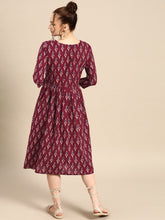Carica l'immagine nel visualizzatore Galleria,front tucks with flare midi dress