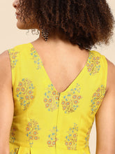 Load image into Gallery viewer, V neck pleated jumpsuit