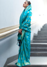 Laden Sie das Bild in den Galerie-Viewer, Cerulean Blue Woven Banarasi Silk Saree with overall Butti