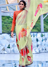 Laden Sie das Bild in den Galerie-Viewer, Chinoise Green Floral Handprinted Organza Silk Saree