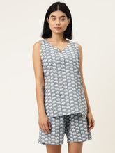 Load image into Gallery viewer, Sleeveless Kurta with shorts set