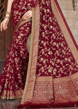 Laden Sie das Bild in den Galerie-Viewer, Garnet Red Zari Woven Banarasi Silk Saree with Brocade Blouse