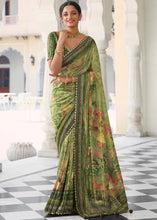 Laden Sie das Bild in den Galerie-Viewer, Iguana Green Floral Digital Print Silk Saree