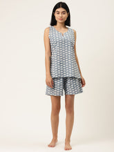 Load image into Gallery viewer, Sleeveless Kurta with shorts set