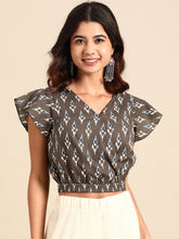 Load image into Gallery viewer, Crop top with flare sleeve