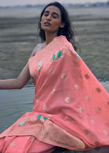 Carica l&#39;immagine nel visualizzatore Galleria,Punch Pink Woven Linen Silk Saree with Floral Motif on Pallu and Border