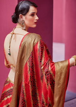 Cargar imagen en el visor de la galería, Carmine Red Woven Patola Silk Saree