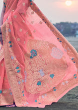 Carica l&#39;immagine nel visualizzatore Galleria,Punch Pink Woven Linen Silk Saree with Floral Motif on Pallu and Border