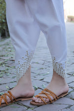 Laden Sie das Bild in den Galerie-Viewer, UP DOWN TAPERED SHALWAR 245