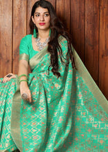 Carica l&#39;immagine nel visualizzatore Galleria,Sea Green Banarasi Cotton Silk Saree