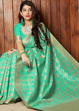 Laden Sie das Bild in den Galerie-Viewer, Sea Green Banarasi Cotton Silk Saree