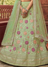 Laden Sie das Bild in den Galerie-Viewer, Pastel Green Organza Lehenga Choli with Dori, Thread &amp; Zarkan work