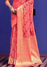 Laden Sie das Bild in den Galerie-Viewer, Punch Pink Woven Patola Silk Saree