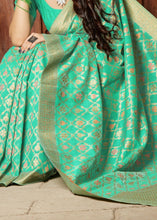 Laden Sie das Bild in den Galerie-Viewer, Sea Green Banarasi Cotton Silk Saree