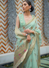 Laden Sie das Bild in den Galerie-Viewer, Emerald Green Woven Linen Silk Saree