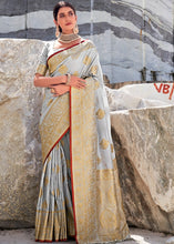 Laden Sie das Bild in den Galerie-Viewer, Pearl River Grey Woven Designer Silk Saree with Butti overall