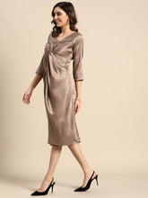 Carica l'immagine nel visualizzatore Galleria,Front Twist Midi Dress