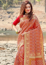 Carica l&#39;immagine nel visualizzatore Galleria,Bright Red Silk Banarasi Saree with full Zari weaving