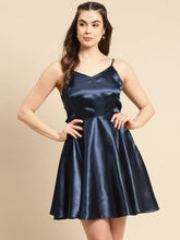 Load image into Gallery viewer, Back knot flare dress