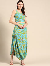 Carica l'immagine nel visualizzatore Galleria,Crop top with cowl dhoti skirt