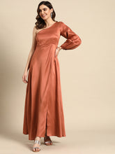 Carica l'immagine nel visualizzatore Galleria,One shoulder Over lap Maxi Dress