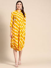 Laden Sie das Bild in den Galerie-Viewer, Front Cowl Midi Dress