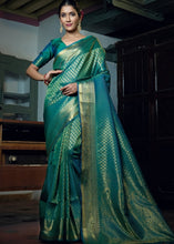 Laden Sie das Bild in den Galerie-Viewer, Pine Green Woven Kanjivaram Silk Saree