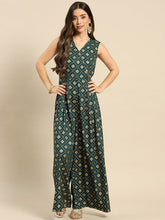Carica l'immagine nel visualizzatore Galleria,Overlap neck pleated jumpsuit