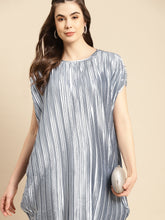 Laden Sie das Bild in den Galerie-Viewer, Anti fit Side Cowl Dress