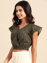 Load image into Gallery viewer, Crop top with flare sleeve