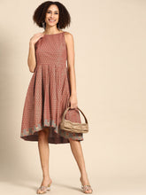 Load image into Gallery viewer, Deep back box pleated Dress