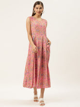 Load image into Gallery viewer, Box pleat dress with side pockets