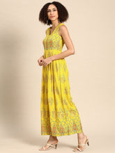 Load image into Gallery viewer, V neck pleated jumpsuit