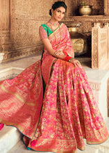 Carica l&#39;immagine nel visualizzatore Galleria,Hot Pink Woven Banarasi Silk Saree with Embroidered Blouse