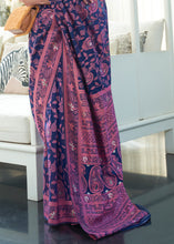 Carica l&#39;immagine nel visualizzatore Galleria,Navy Blue Lucknowi Chikankari Weaving Silk Saree