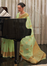 Load image into Gallery viewer, Kelly Green Copper Zari Woven Linen Silk Saree
