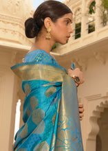 Laden Sie das Bild in den Galerie-Viewer, Cerulean Blue Woven Soft Kanjivaram Silk Saree with overall Butti work