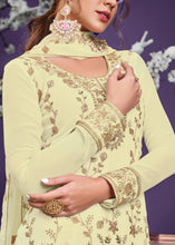 Carica l&#39;immagine nel visualizzatore Galleria,Banana Yellow Georgette Salwar Suit with Thread, Zari &amp; Sequence work