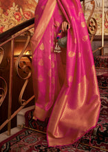 Laden Sie das Bild in den Galerie-Viewer, Magenta Pink Woven Banarasi Silk Saree