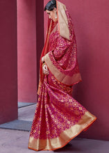 Laden Sie das Bild in den Galerie-Viewer, Royal Purple Woven Patola Silk Saree