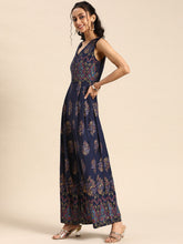 Load image into Gallery viewer, V neck pleated jumpsuit
