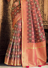 Laden Sie das Bild in den Galerie-Viewer, Brown &amp; Pink Woven Banarasi Silk Saree with Embroidered Blouse