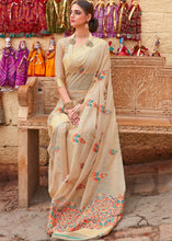 Cargar imagen en el visor de la galería, Beige Linen Silk Saree with Colorful Weaving work