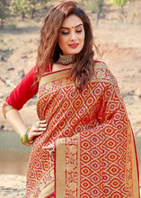 Carica l&#39;immagine nel visualizzatore Galleria,Bright Red Silk Banarasi Saree with full Zari weaving