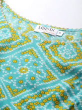 Carica l'immagine nel visualizzatore Galleria,Crop top with cowl dhoti skirt