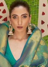 Laden Sie das Bild in den Galerie-Viewer, Persian Green Zari Woven Kanjivaram Silk Saree