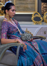 Carica l'immagine nel visualizzatore Galleria,Cobalt Blue Handloom Woven Dual Tone Organza Silk Saree with Sequins Work