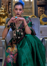 Carica l'immagine nel visualizzatore Galleria,Dark Green Handloom Woven Dual Tone Organza Silk Saree with Sequins Work