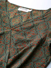 Load image into Gallery viewer, Crop top with flare sleeve