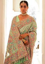 Cargar imagen en el visor de la galería, Pastel Green Banarasi Jamawar Kashmiri Woven Silk Saree